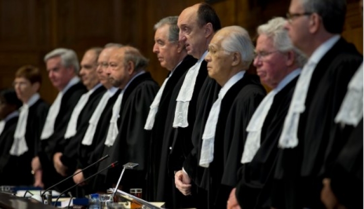 Soud v Haagu stíhá Američany. USA jej navrhují zničit