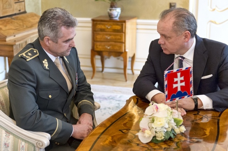 Sluníčkáři bijí na poplach. Slovenský policejní prezident podepsal „konspirační pamflet“. Kiska si ho zavolal na kobereček