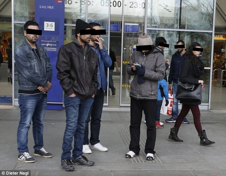 Rakušané žijí ve strachu. Agresivní gangy imigrantů útočí každý den ve Vídni