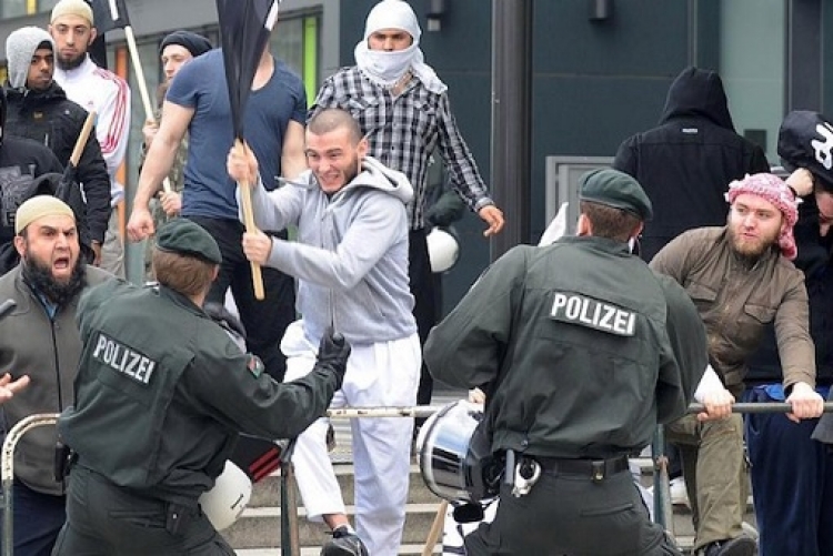 Berlínská policie se dostává pod kontrolu muslimské mafie. Stane se islámská kultura u policie normou?