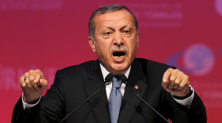 Svět je v šoku. Turecko vyčlenilo pozemek, kam naveze popravené neúspěšné pučisty