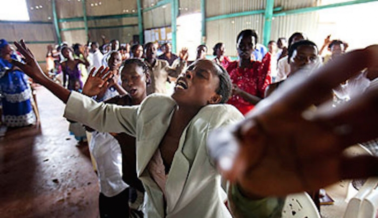 Odvetný útok muslimů v Ugandě. Chcete křesťanství? Zabijeme, znásilníme