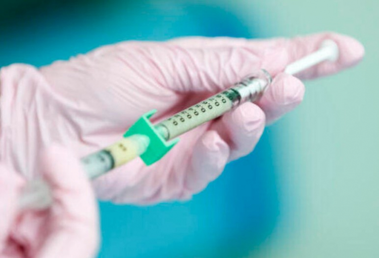 USA hlásí tisíce negativně postižených lidí po COVID-19 vakcíně