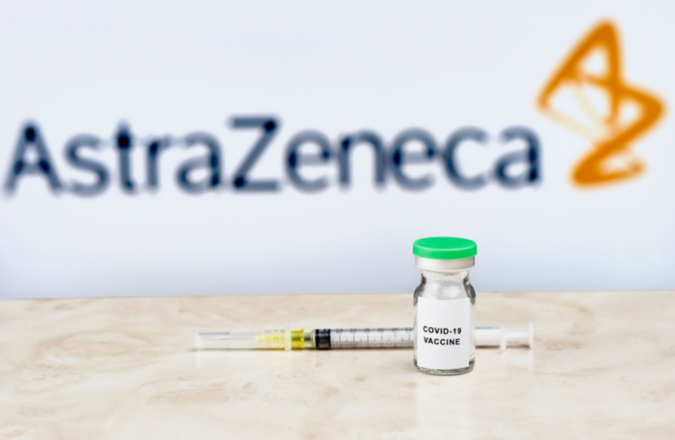 EMA potvrdila souvislost mezi vakcínou AstraZeneca a případy trombózy