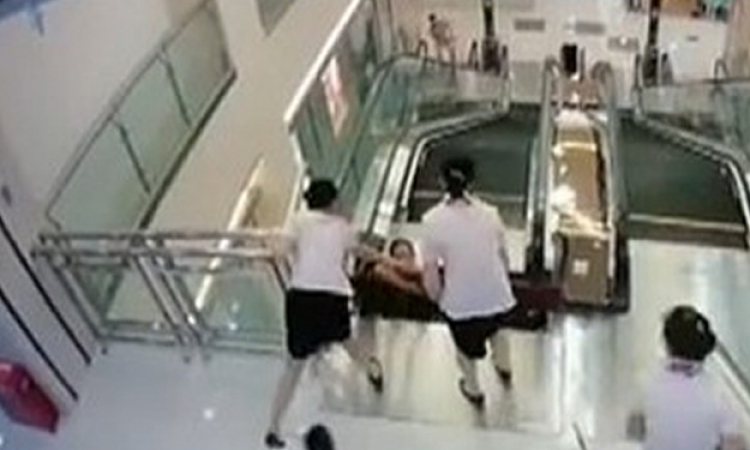 Po tomto videu z Číny už nikdy nebudete mít důvěru v jezdící schody