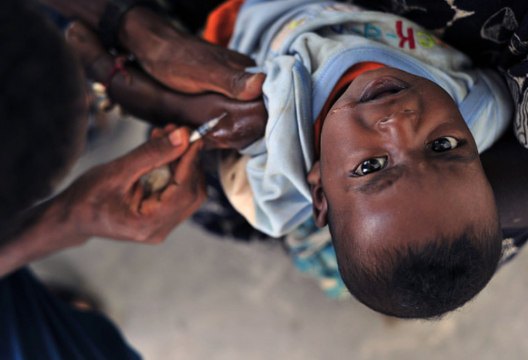 Úspěchy” vakcín B. Gatese. V Africe vakcíny zabily víc dětí než nemoci, před kterými měly chránit...