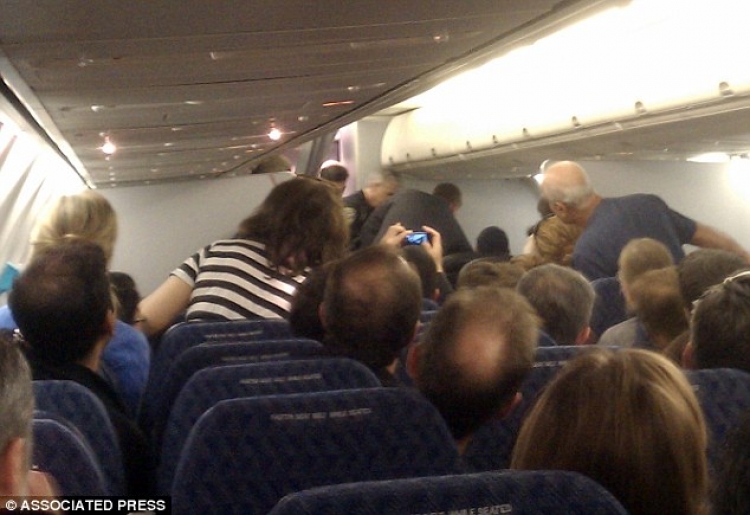 Drama v letadle z Prahy: Allahu Akbar, křičely ženy, cestující zažili let hrůzy