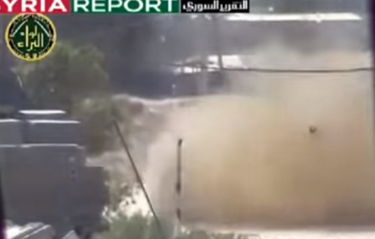 Terorista, než stačil vystřelit, tak jej tank rozstřelil a změnil v prach (18+)