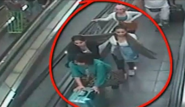 3 muži arabského původu chtěli ukrást telefon 16leté dívce. Dopadlo to pro ně nečekaně
