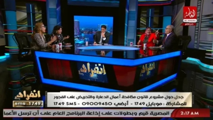 Egyptský právník řekl v televizi, že znásilnění odhalených dívek je „národní povinnost“