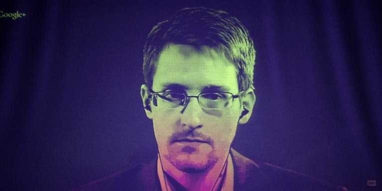 Další šokující poselství Snowdena, jak USA infikují obyvatele Ruska biologickými zbraněmi