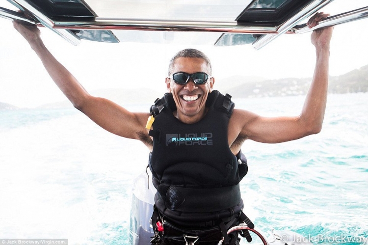 Video s Obamou na dovolené vyvolalo bouřlivou reakci na sociálních sítích