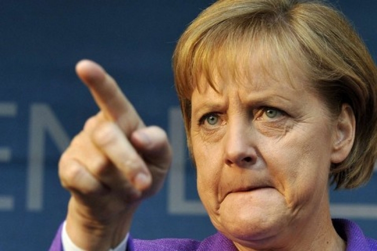 Nechoďte sem! Merkelová nařizuje EU vracet lodě plné muslimských migrantů